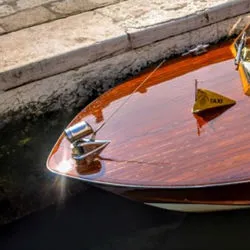 antenna ABM-S montata su taxi a Venezia